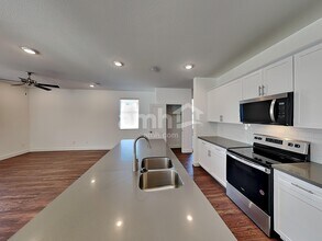 9123 Taft Point Ct, Unit 5061-3E in Las Vegas, NV - Foto de edificio - Building Photo