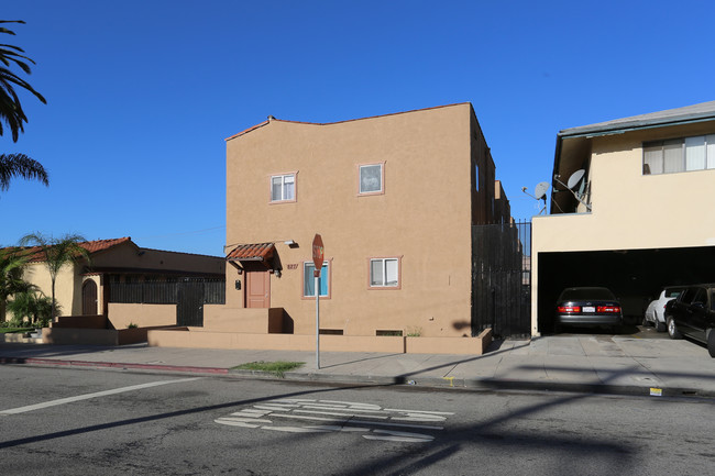 827 Mariposa St in Glendale, CA - Building Photo - Building Photo