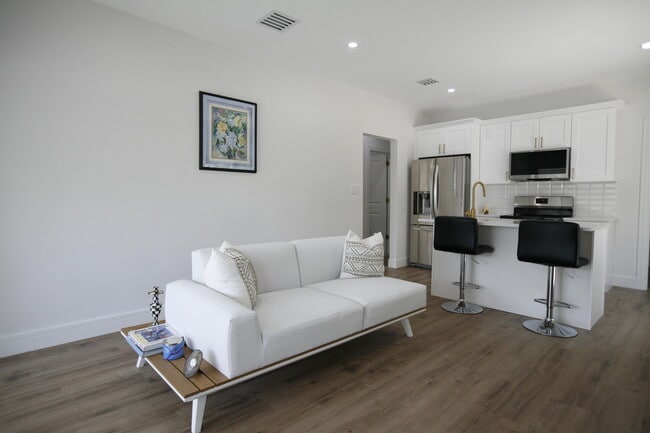 property at 1313 N Federal Hwy