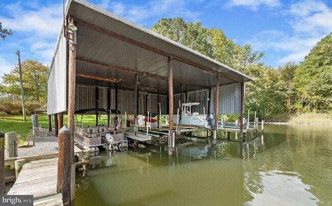 560 Twin Cove Ln in Solomons, MD - Foto de edificio - Building Photo