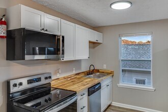 2312 E 14th St, Unit Unit A in Chattanooga, TN - Foto de edificio - Building Photo