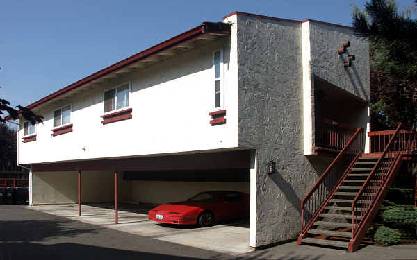 Rio Vista Apartments in Puyallup, WA - Foto de edificio