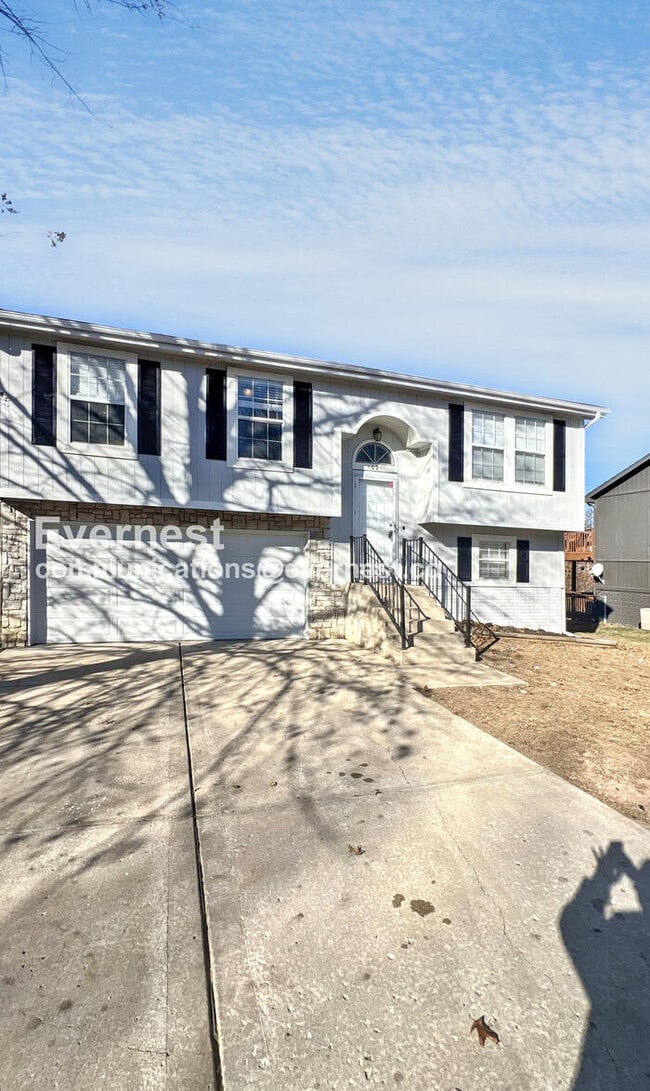 property at 1021 SE Steeple Dr