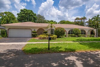 6749 S Grande Dr in Boca Raton, FL - Building Photo - Building Photo