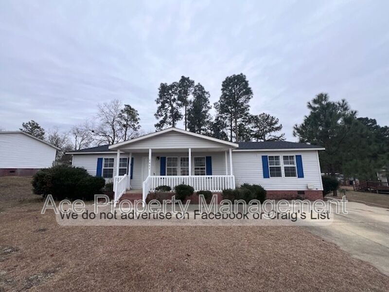 2647 O'Glesby Dr in Raeford, NC - Building Photo