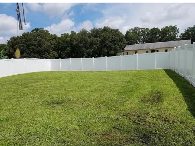 property at 1424 Vinetree Dr