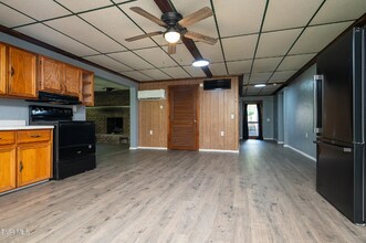 121 Dee Runion Rd in Jonesborough, TN - Foto de edificio - Building Photo