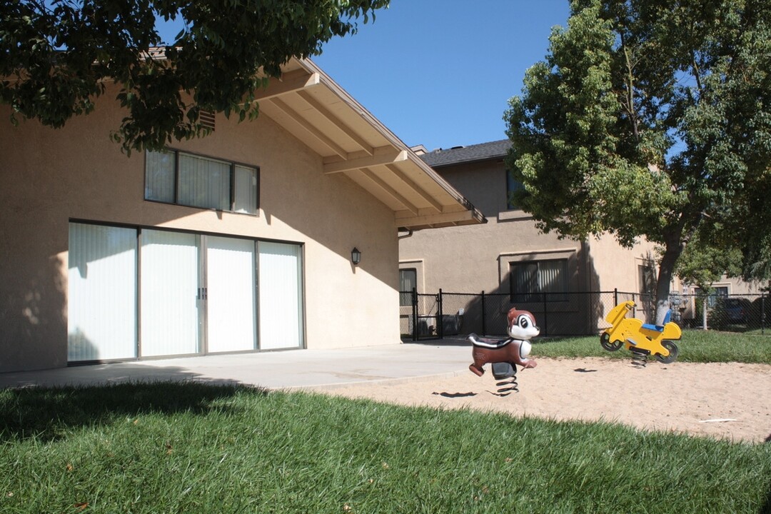 Alamar Apartments in Merced, CA - Building Photo