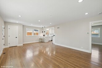 5136 Coyle Ave in Skokie, IL - Building Photo - Building Photo