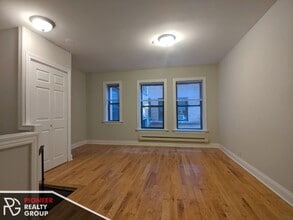813 W Cornelia Ave, Unit 817A-108 in Chicago, IL - Building Photo - Building Photo