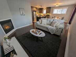 5055 Chem. du Souvenir, Unit SI ID1473542P in Laval, QC - Building Photo - Building Photo