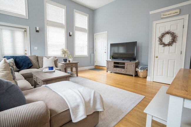 352 W 3rd St in Boston, MA - Building Photo - Building Photo