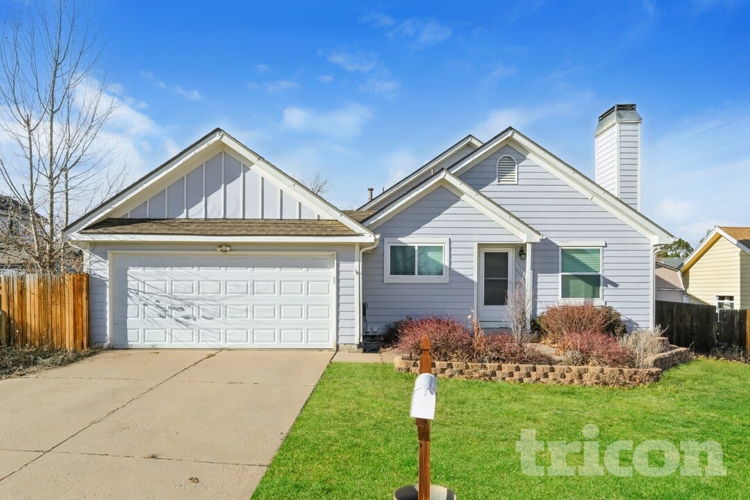 5045 S Ventura St in Aurora, CO - Foto de edificio