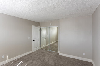 Dorado Plaza in San Diego, CA - Building Photo - Interior Photo