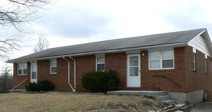 7001 N Moberly Dr in Columbia, MO - Building Photo - Building Photo
