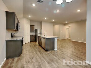 3334 Everly Dr in Fate, TX - Foto de edificio - Building Photo