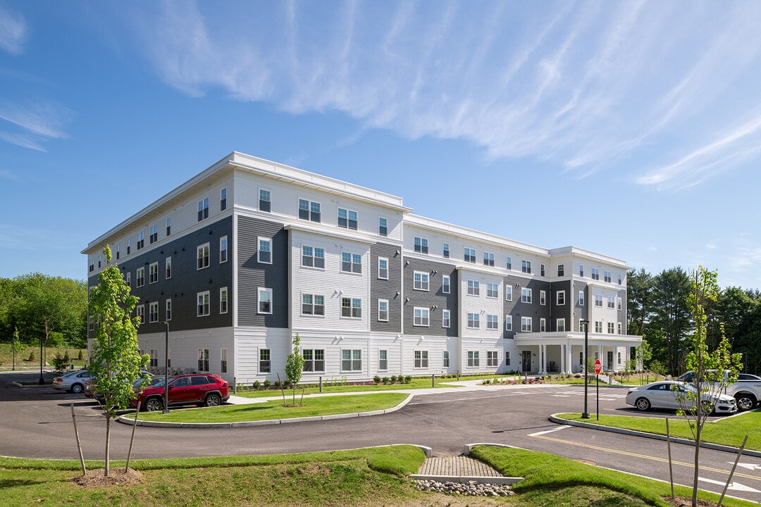 Soria in East Greenwich, RI - Foto de edificio