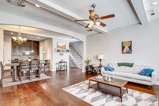 1237 W 24th St in Houston, TX - Building Photo