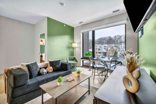 2189 Cornell Rd in Cleveland, OH - Building Photo - Building Photo