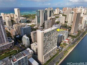 2211 Ala Wai Blvd in Honolulu, HI - Building Photo - Building Photo