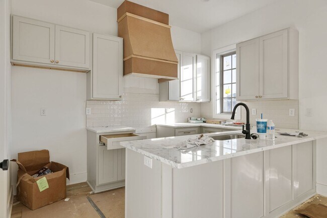 905 Broyles Ln in Youngsville, LA - Building Photo - Building Photo