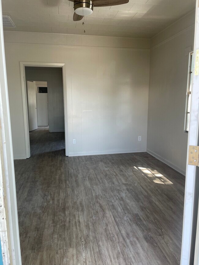 739 Avenue A, Unit 737 in Westwego, LA - Foto de edificio - Building Photo