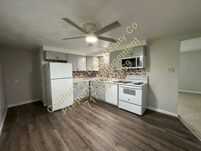 911 Bowers Bridge Rd in Manchester, PA - Building Photo - Building Photo