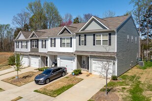 Towns at Kingstree in Charlotte, NC - Building Photo