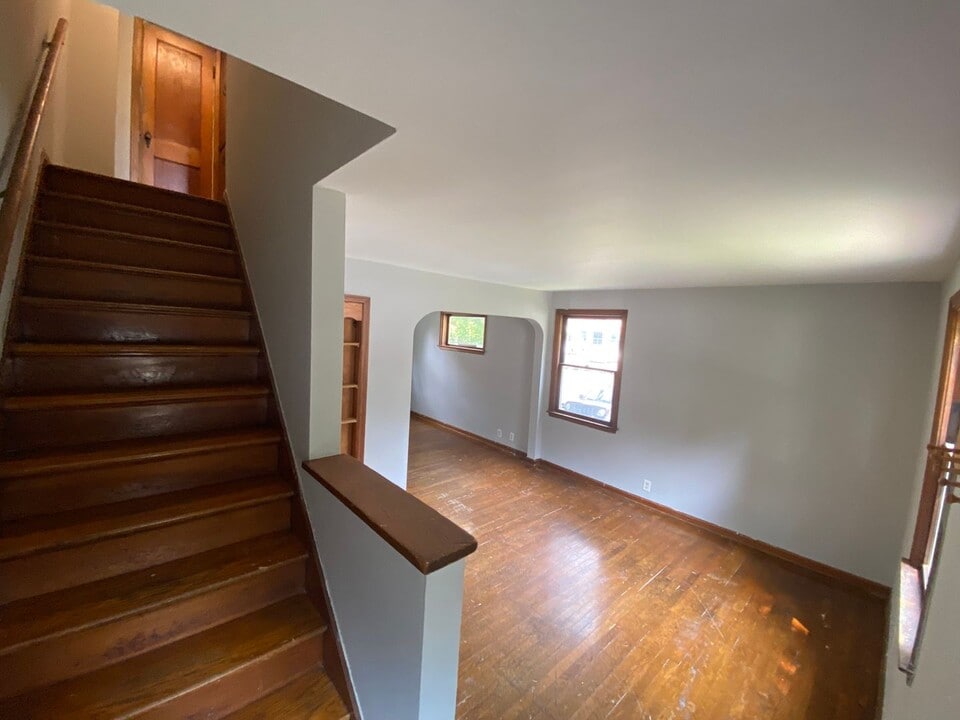 2547-2549-2549 Neil Ave in Columbus, OH - Building Photo