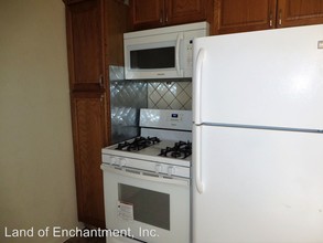 5315 10th Ct NW-Unit -#B in Albuquerque, NM - Building Photo - Building Photo