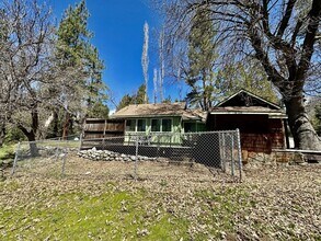 54059 Montgomery in Idyllwild, CA - Building Photo - Building Photo