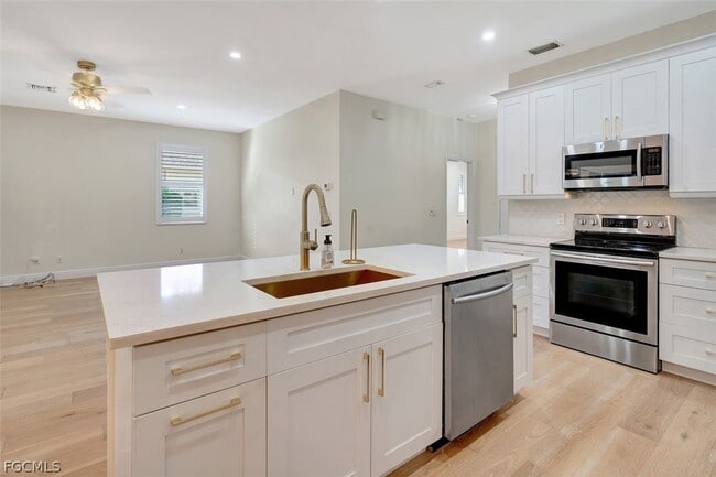 5794 Elizabeth Ann Way in Ft. Myers, FL - Building Photo - Building Photo