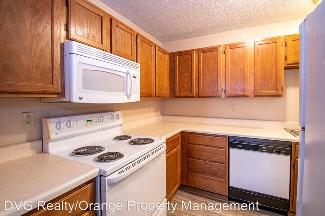 107 W Gold Coast Rd in Papillion, NE - Building Photo - Building Photo