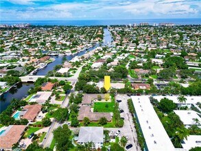2170 NE 44th St in Lighthouse Point, FL - Building Photo - Building Photo