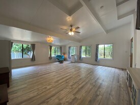 54-391-391 Hospital Rd in Kapaau, HI - Building Photo