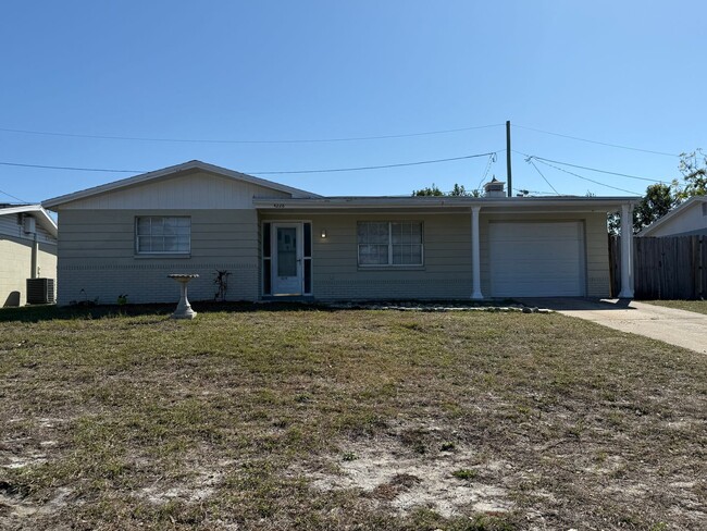 4228 Oakfield Ave in Holiday, FL - Building Photo - Building Photo