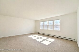 97 W Bridge St in Saugerties, NY - Building Photo - Building Photo