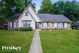 6990 Scepter Cove in Memphis, TN - Building Photo