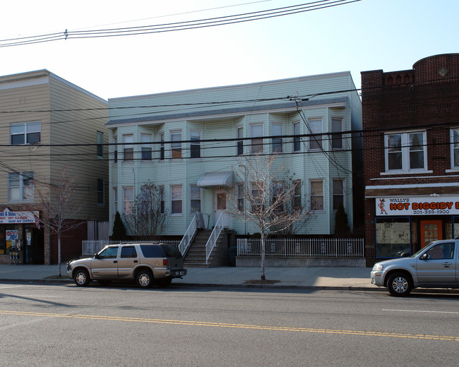 595 Jf Kennedy Blvd in Bayonne, NJ - Building Photo - Building Photo