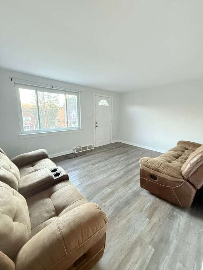 808 Parkway Ave in Pittsburgh, PA - Building Photo - Building Photo