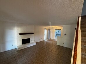 6611 Hart Ln in Austin, TX - Building Photo - Building Photo