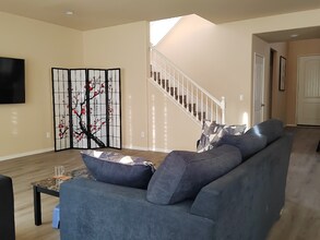 5867 Berryhill Dr in Corona, CA - Building Photo - Building Photo