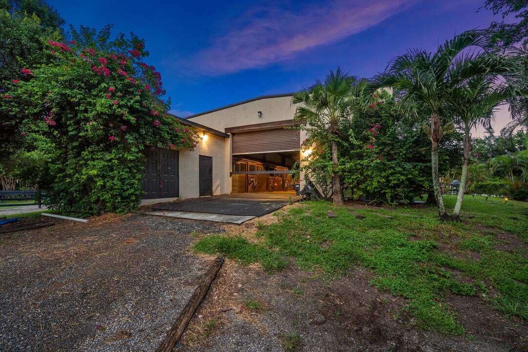 13349 60th St S in Wellington, FL - Building Photo