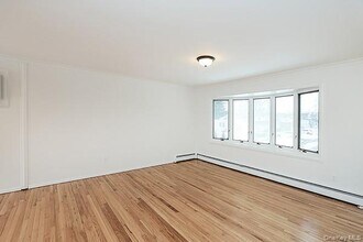 860 Beckman Dr in North Bellmore, NY - Building Photo - Building Photo