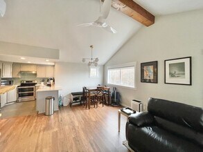 3901 Fremont Ave N in Seattle, WA - Building Photo - Building Photo