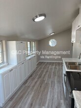 10036 Van Ruiten Ln in Elk Grove, CA - Building Photo - Building Photo