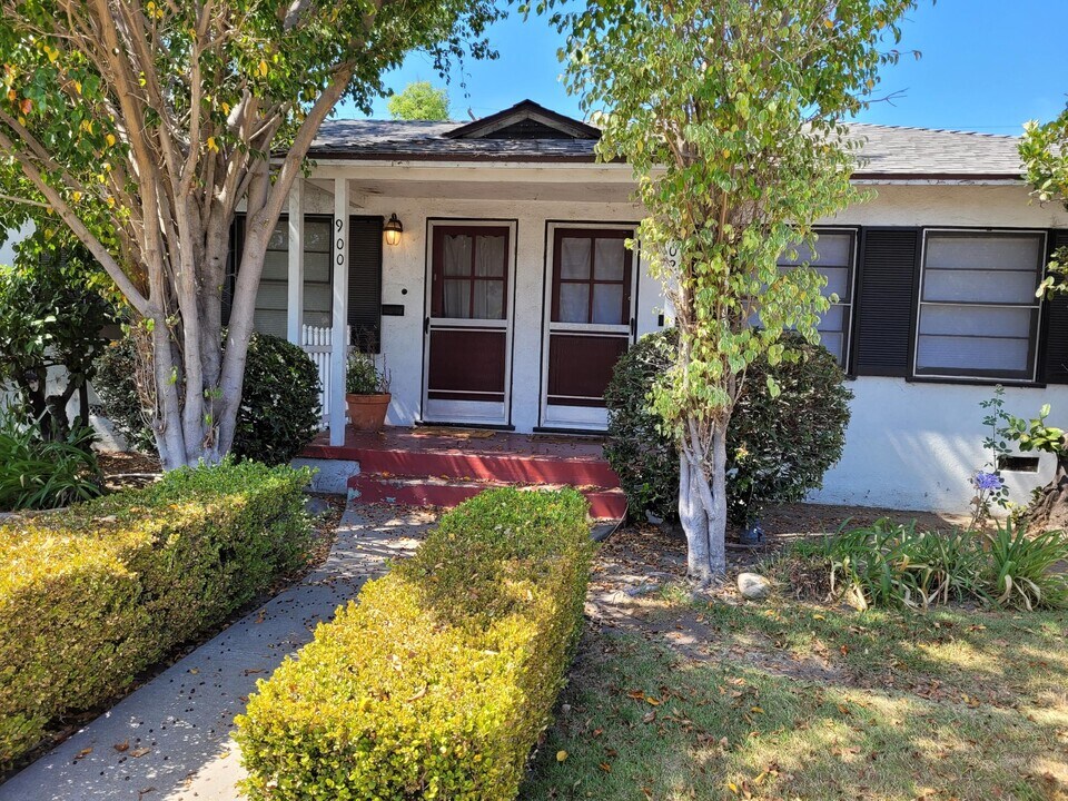 900 Patterson Ave, Unit 900 Patterson Avenue in Glendale, CA - Building Photo