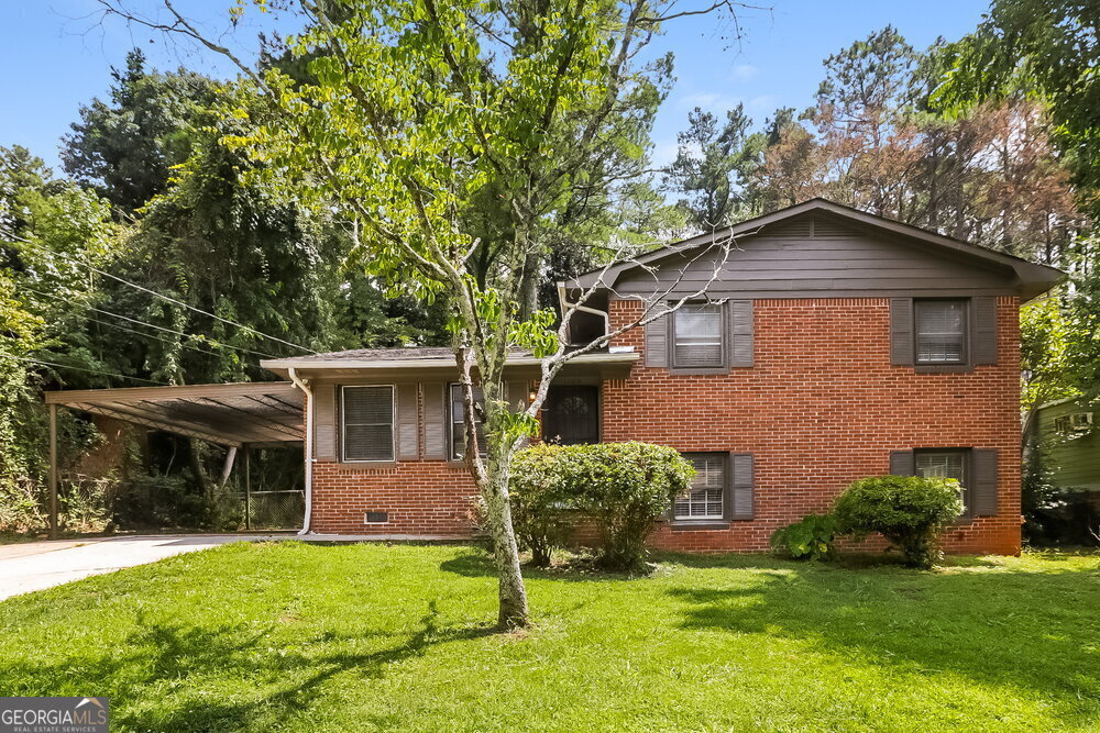 1009 Eisenhower Rd SE in Atlanta, GA - Building Photo