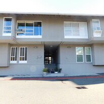 922 100th Ave NE, Unit 112 in Bellevue, WA - Building Photo