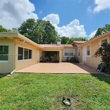 60 Palmetto Dr in Miami Springs, FL - Building Photo - Building Photo